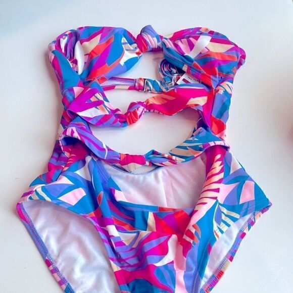 Salt + Cove Juniors' Tropical Breeze
Knotted One-Piece Swimsuit,swimwear Multi M - Picture 9 of 12